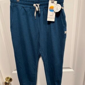 Vuori womens Teal Joggers
